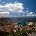 Cvjetan Daire Hvar Town
