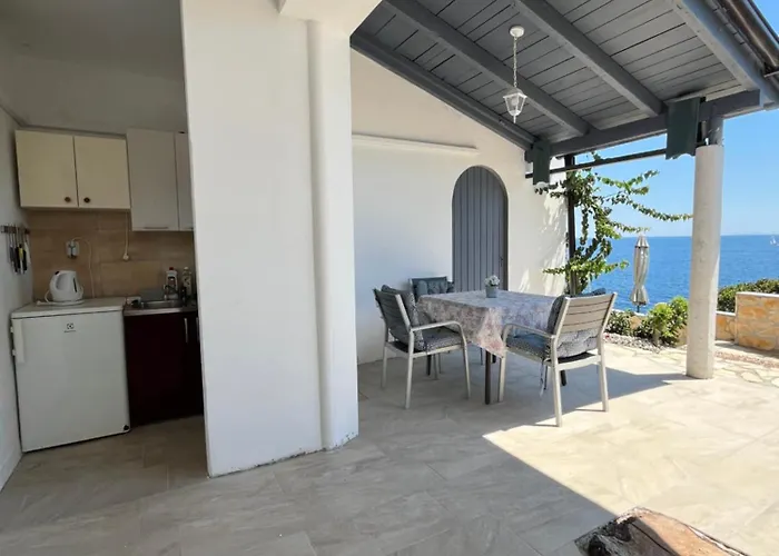 Cvjetan 아파트 흐바르