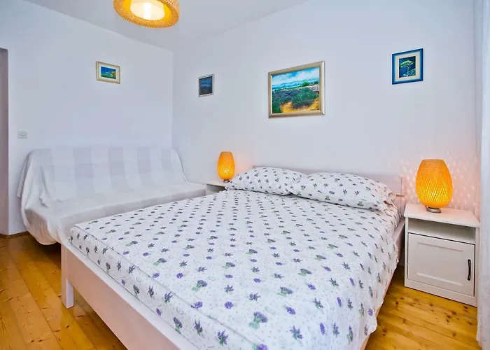 아파트 Cvjetan 흐바르